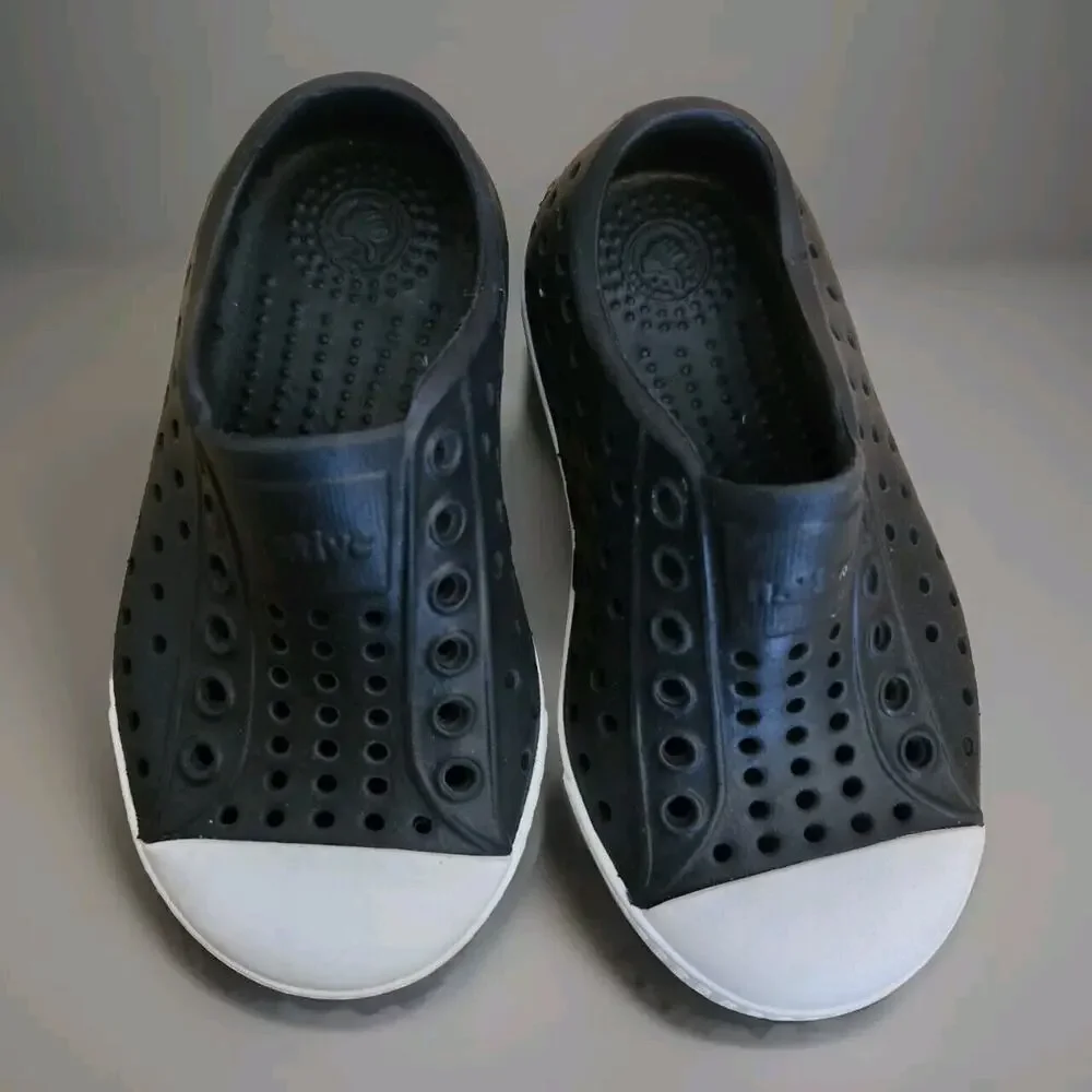Native Shoes Jefferson‎ Size C6 Black - Toddler Boys/Girls **Has shrunk fits C4